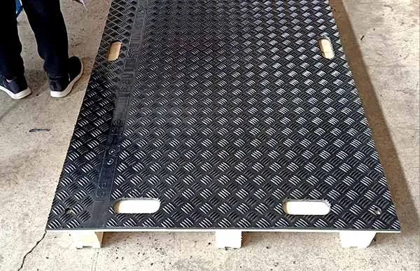 HDPE slope — plate 03